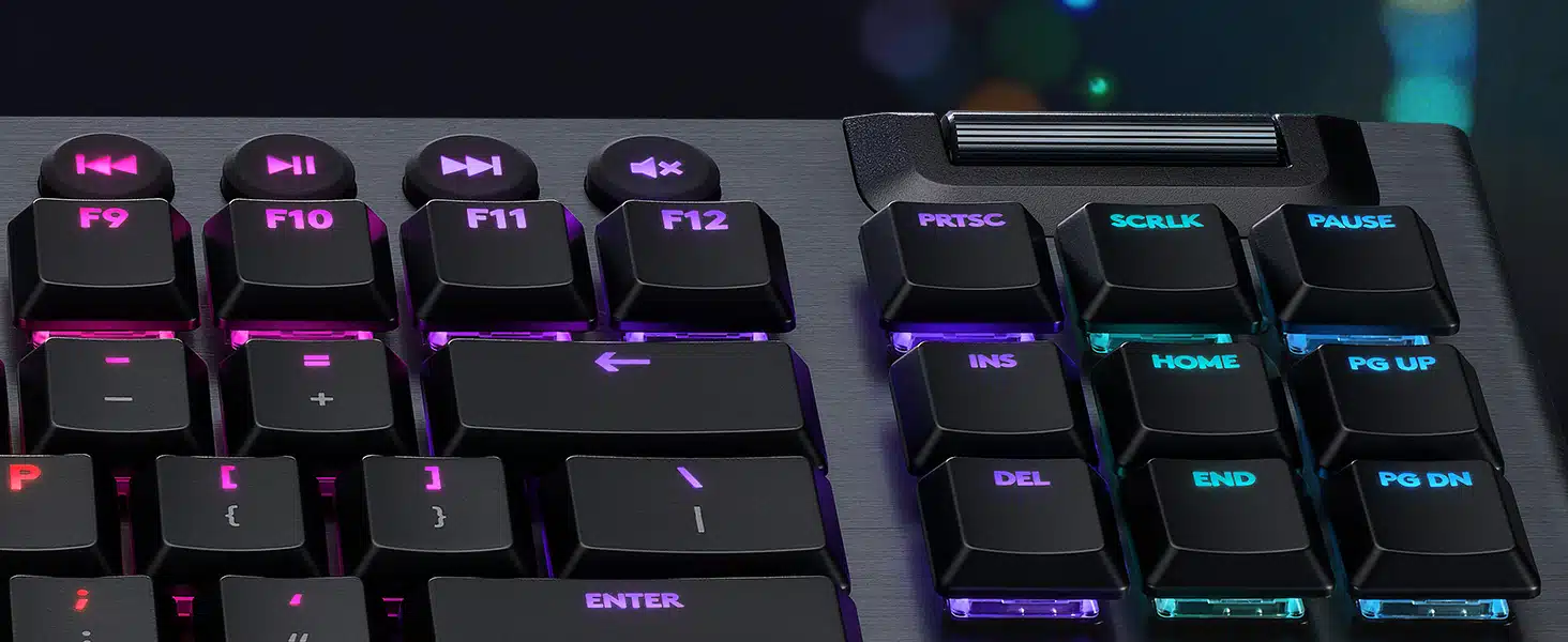 Logitech G915 TKL: controles multimedia y rueda de volumen